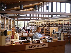 [photo, Brooklyn Park Public Library, 1 East 11th Ave., Brooklyn Park, Maryland]